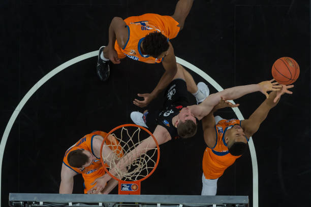 由于赛事期 由于赛事期